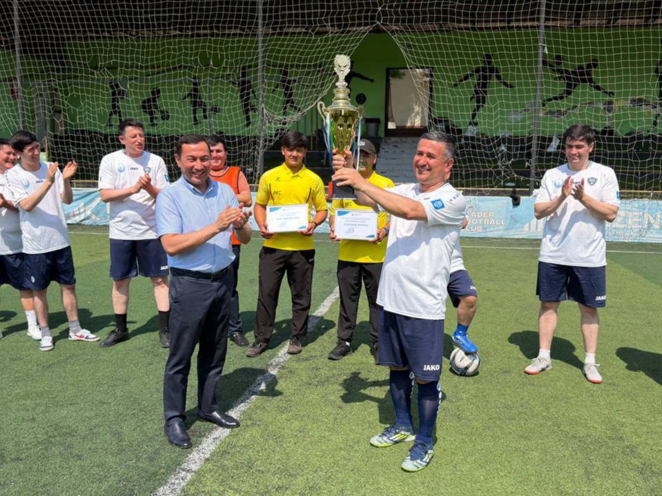 Ta’limni rivojlantirish markazi xodimlari oʻrtasida “Direktor kubogi” futbol musobaqasi o‘tkazildi